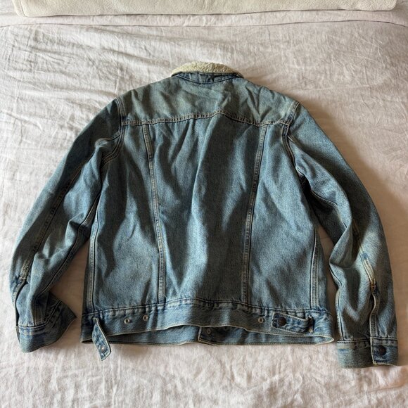 Men's Levis Sherpa Jean Jacket - Picture 5 of 5